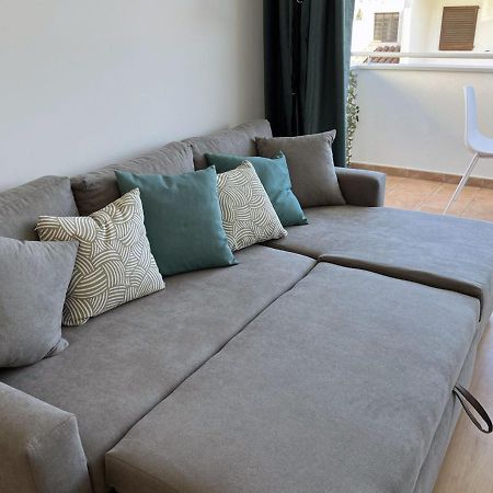 2-Bedroom Brand New Apartment Steps From The Beach Llanca Bagian luar foto