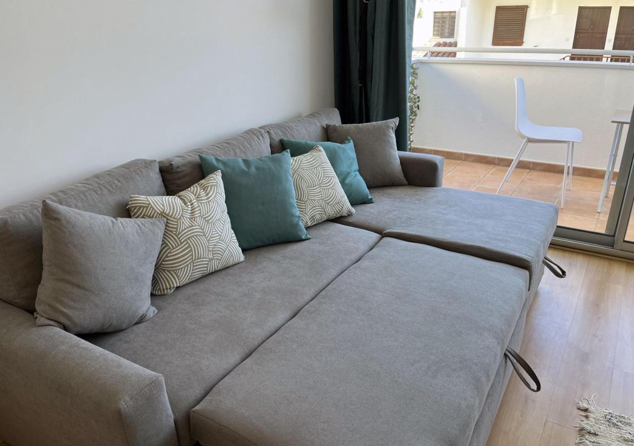 2-Bedroom Brand New Apartment Steps From The Beach Llanca Bagian luar foto