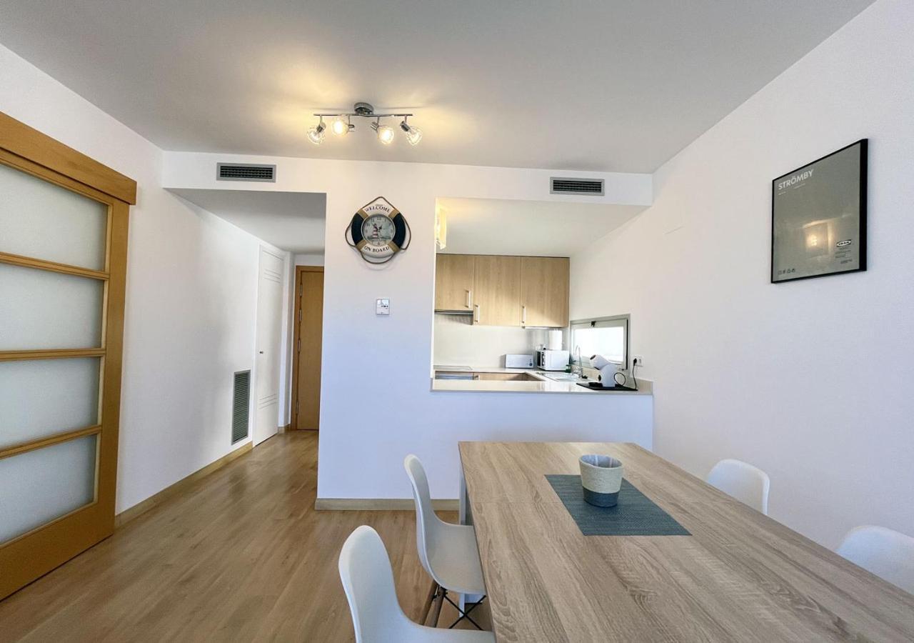 2-Bedroom Brand New Apartment Steps From The Beach Llanca Bagian luar foto