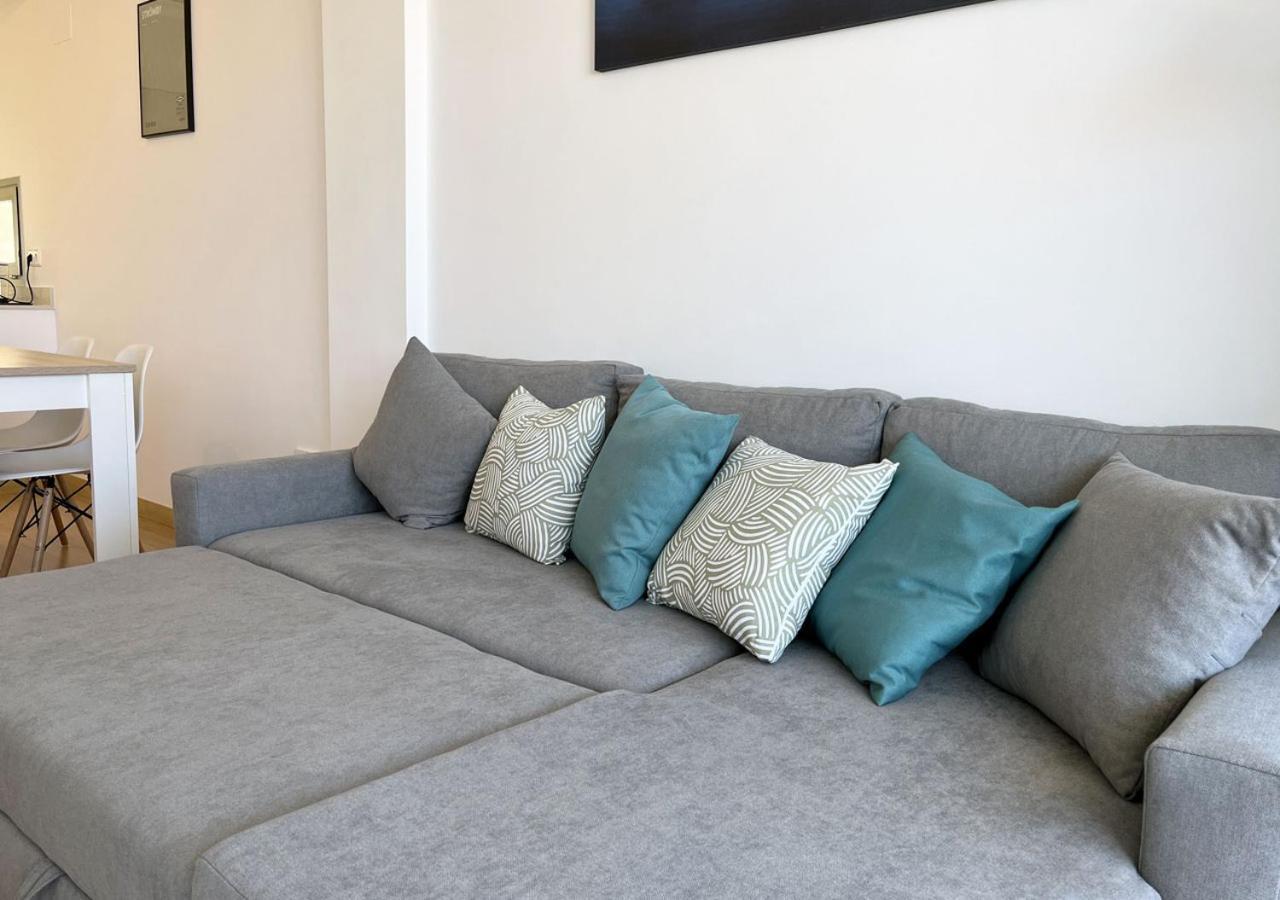 2-Bedroom Brand New Apartment Steps From The Beach Llanca Bagian luar foto